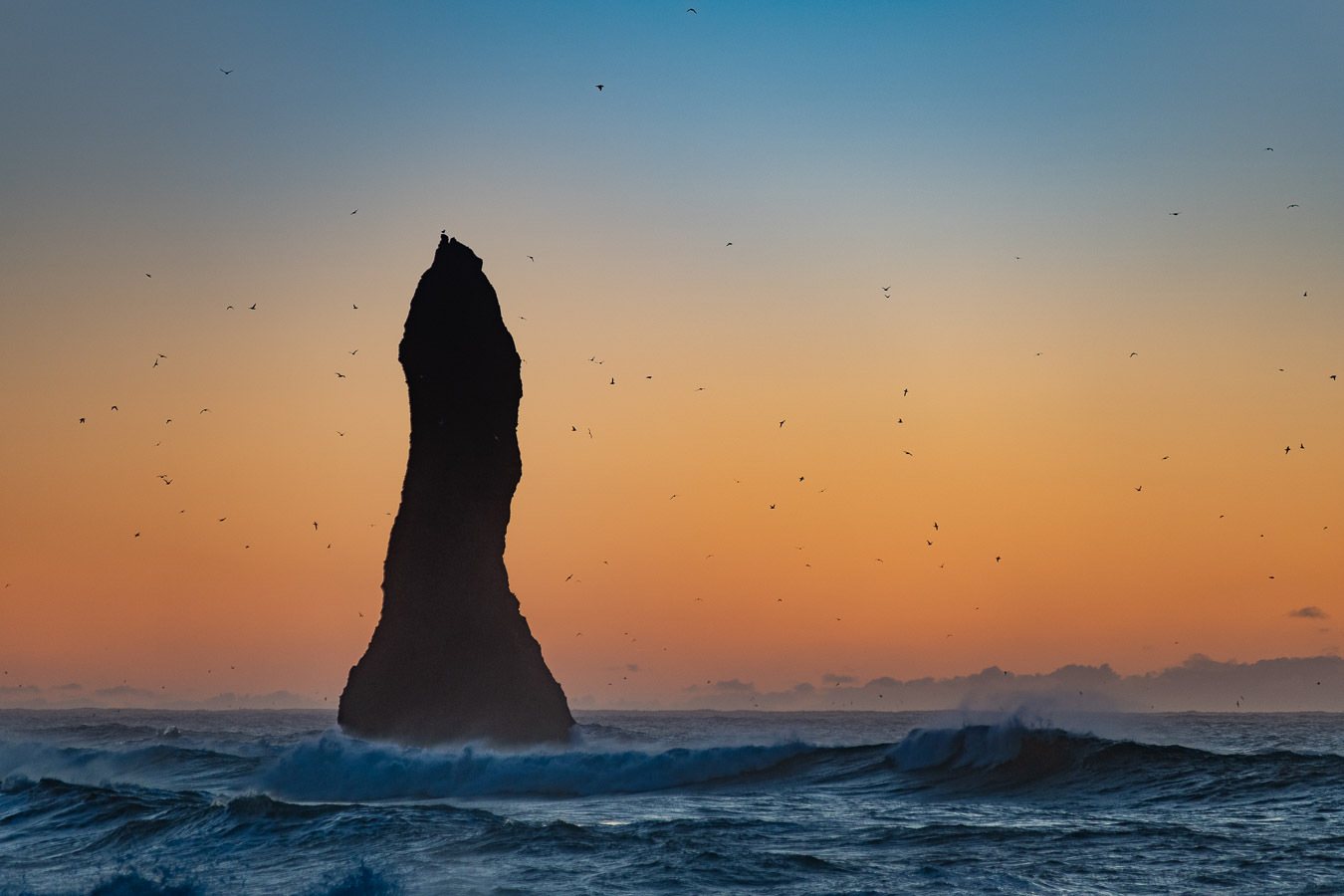 "Пальцы тролля" - скалы Reynisdrangar около Vik, 2019 г.